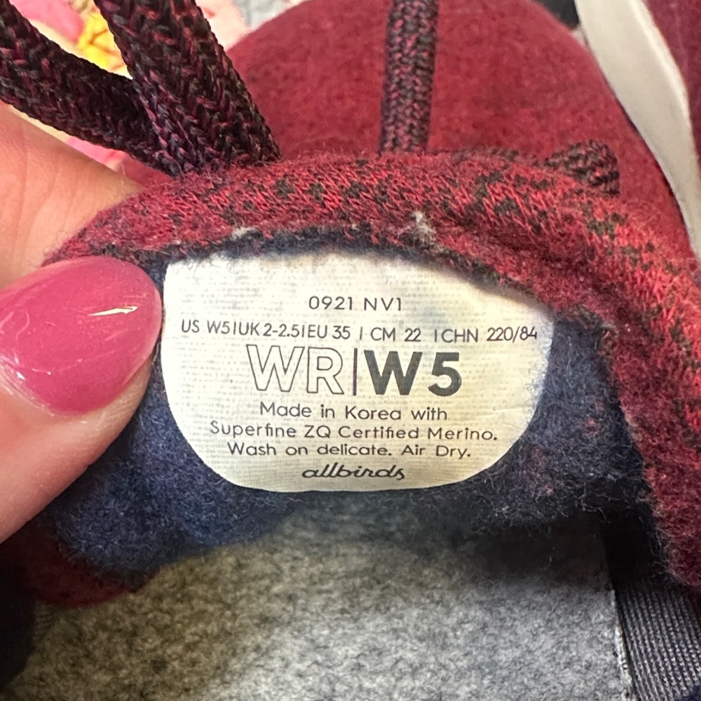 Women’s Allbirds Burgundy Sneakers Size 5 Navy Trim - Picture 6 of 7